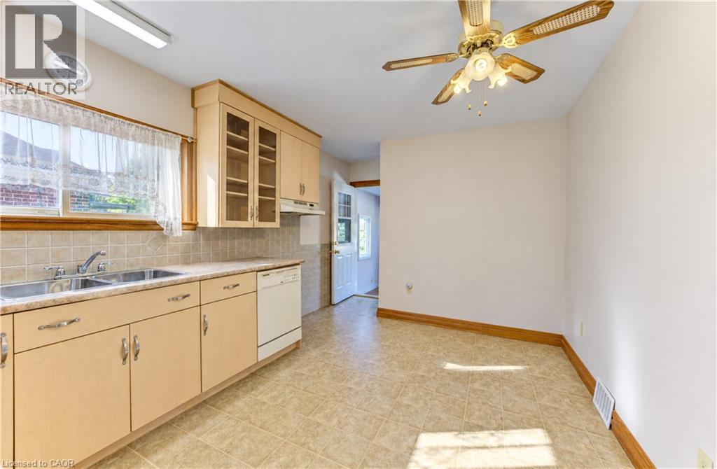 144 Graham Street Property Photo 14