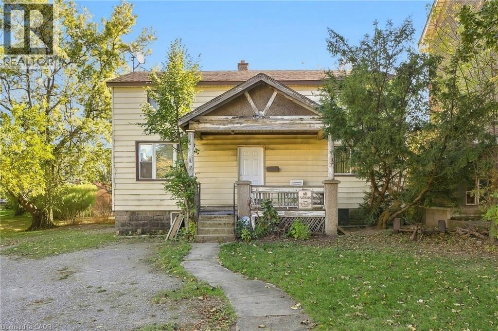 14 LONDON Street N Property Photo 1