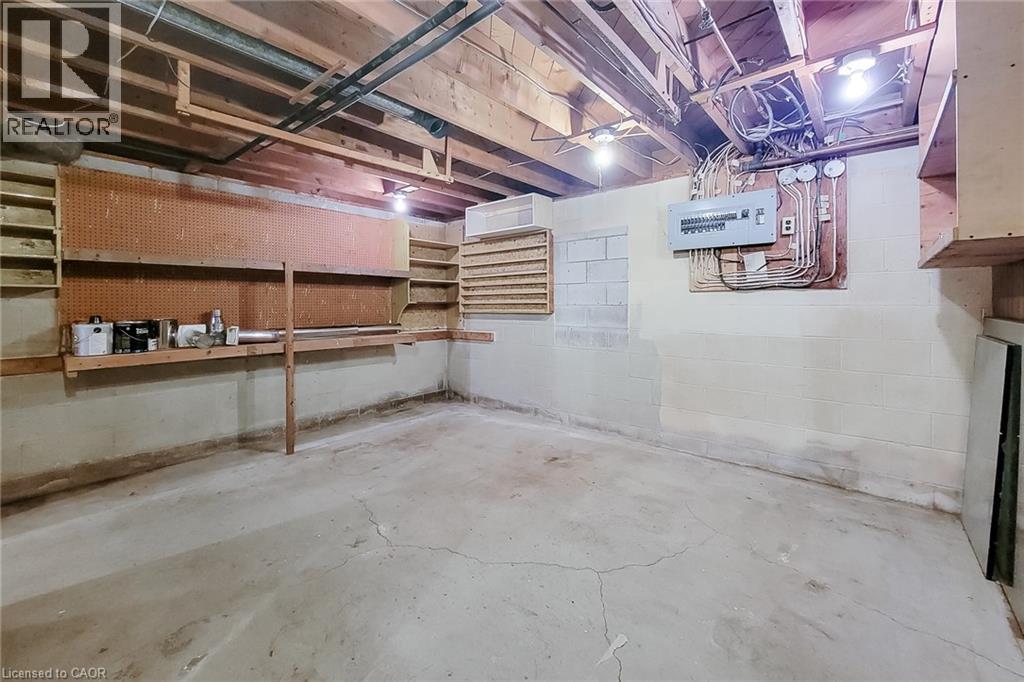 286 Mohawk Road W Property Photo 24