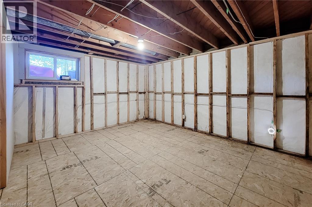 286 Mohawk Road W Property Photo 26