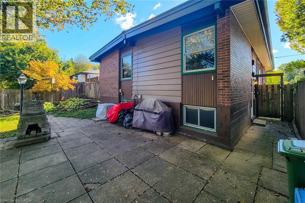 286 Mohawk Road W Property Photo 34