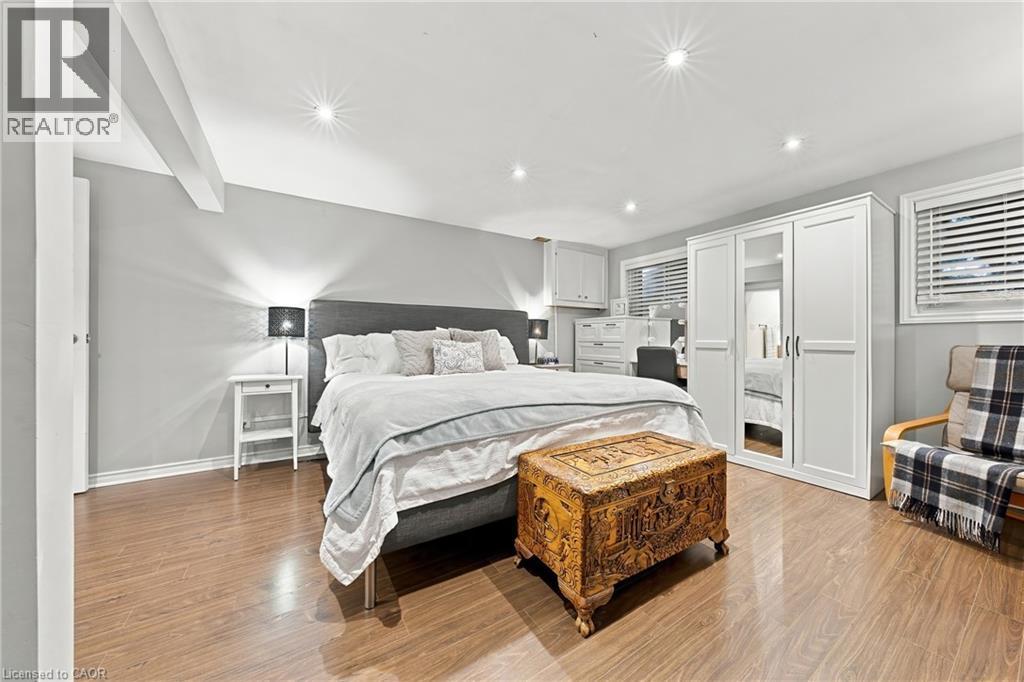 429 Limeridge Road W Property Photo 13