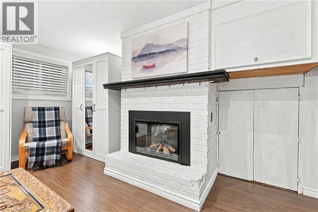 429 Limeridge Road W Property Photo 14