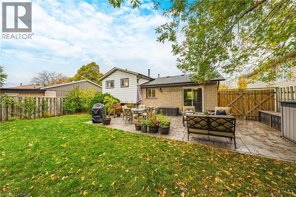 429 Limeridge Road W Property Photo 16