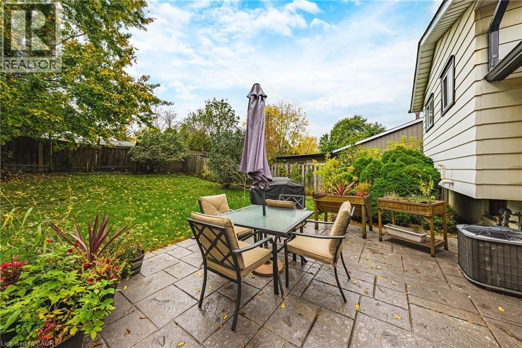 429 Limeridge Road W Property Photo 17