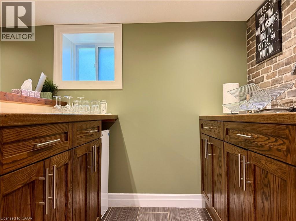 80 Union Street E Property Photo 23