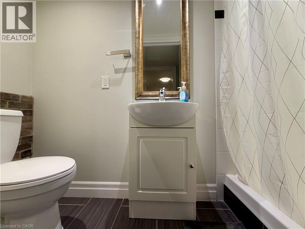 80 Union Street E Property Photo 25