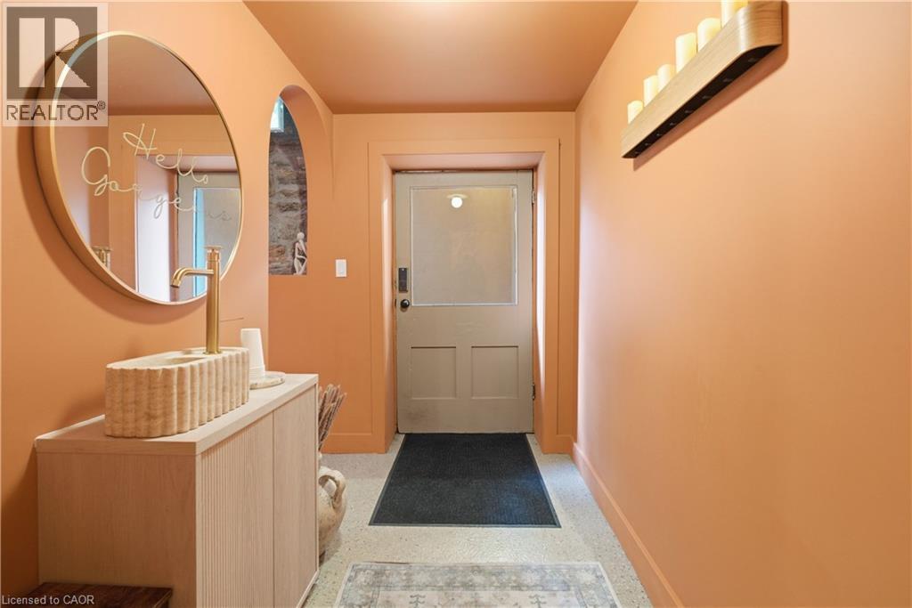 148 James Street S Property Photo 8