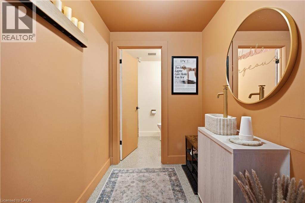 148 James Street S Property Photo 9