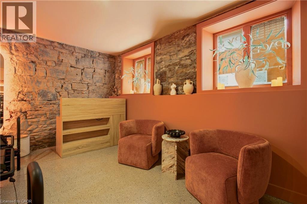 148 James Street S Property Photo 15