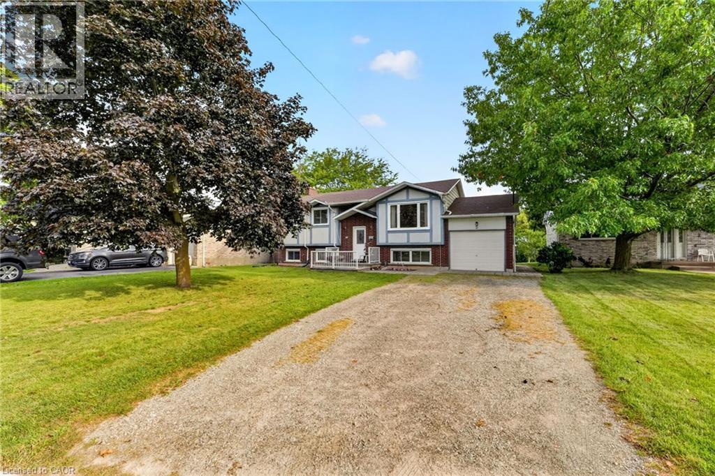 5 Brooks Circle Property Photo 2