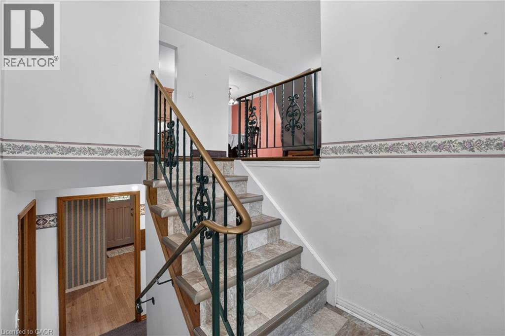 5 Brooks Circle Property Photo 6