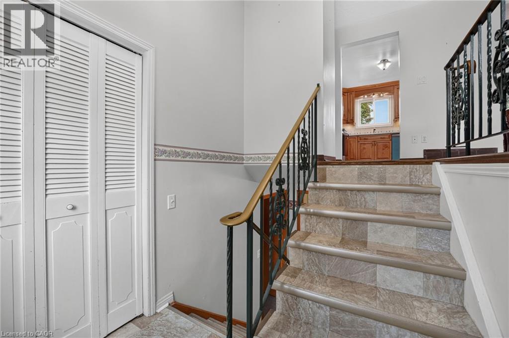 5 Brooks Circle Property Photo 7