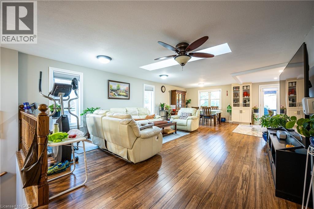 214 Misty Court Unit# Upper Property Photo 2
