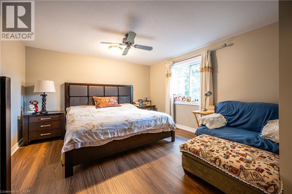 214 Misty Court Unit# Upper Property Photo 7