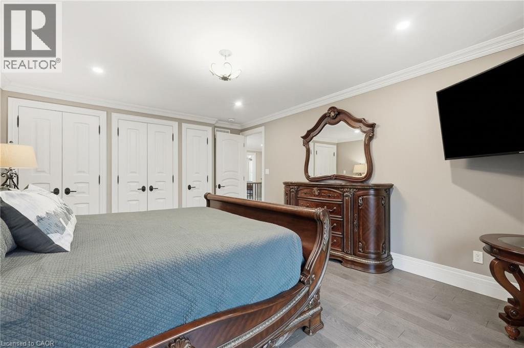 916 Foxbrook Court Property Photo 31