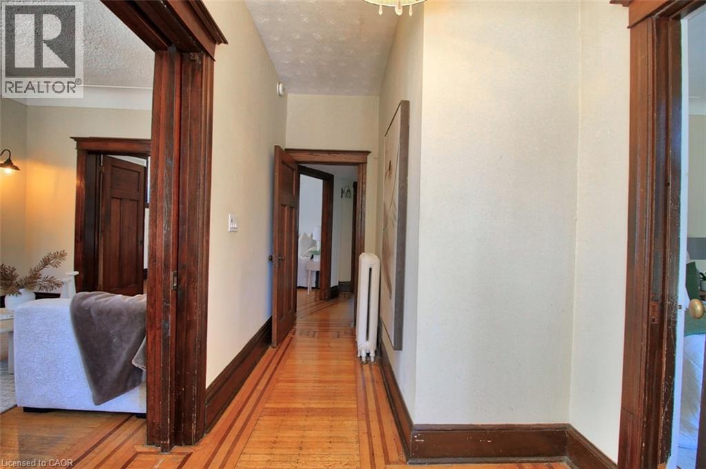 11 Eastbourne Avenue Unit# 1 Property Photo 3