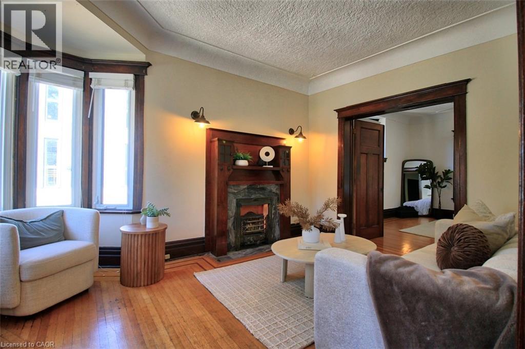 11 Eastbourne Avenue Unit# 1 Property Photo 4