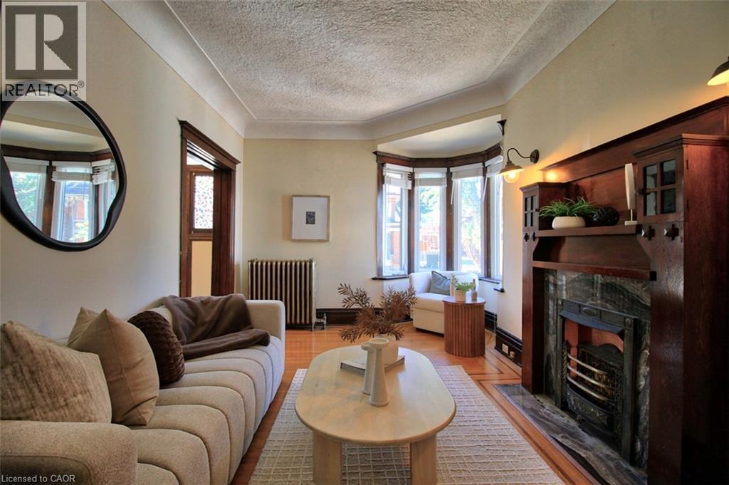 11 Eastbourne Avenue Unit# 1 Property Photo 5