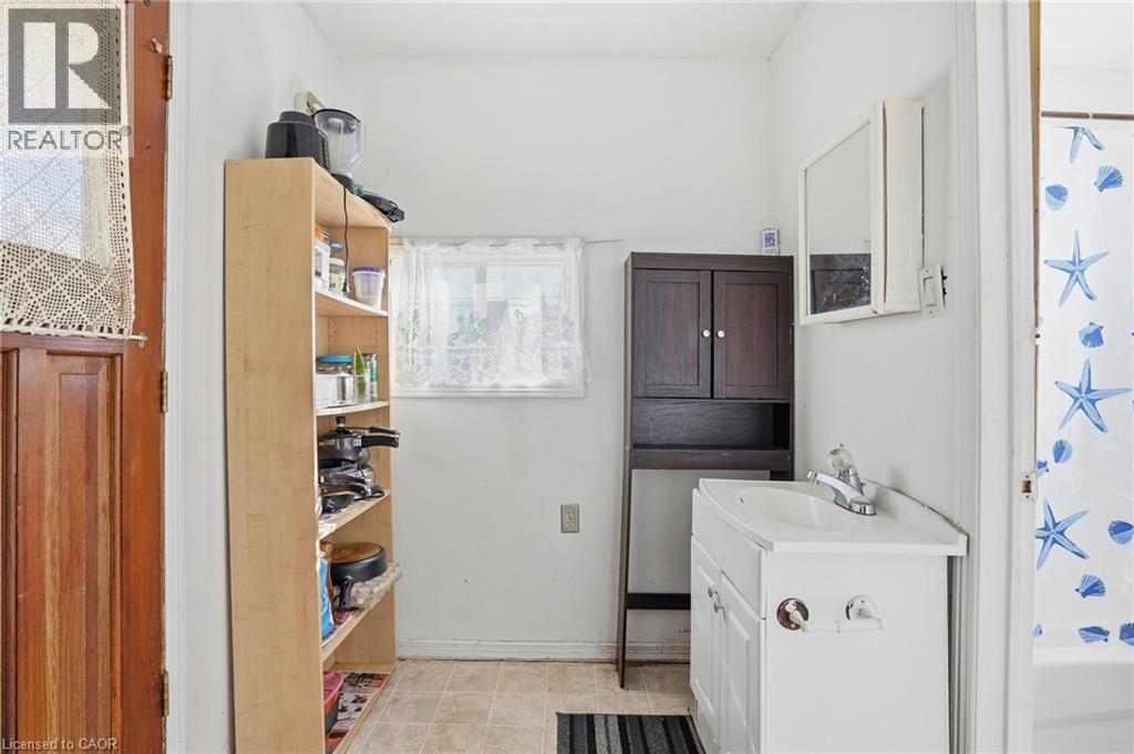 5128 Willmott Street Property Photo 12