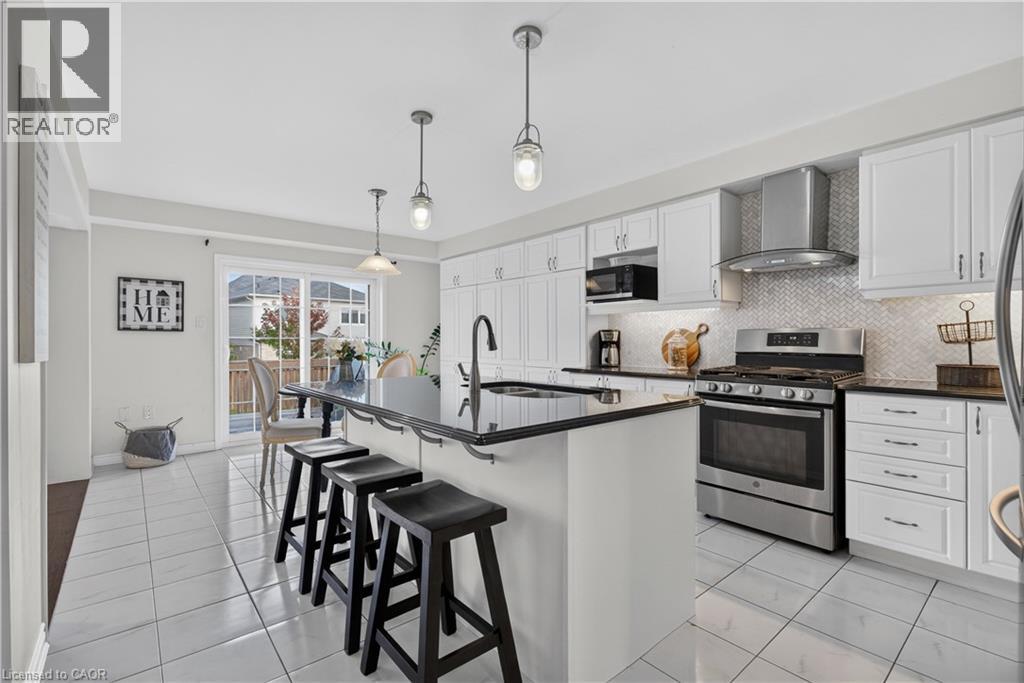 7 Pickett Place Property Photo 16