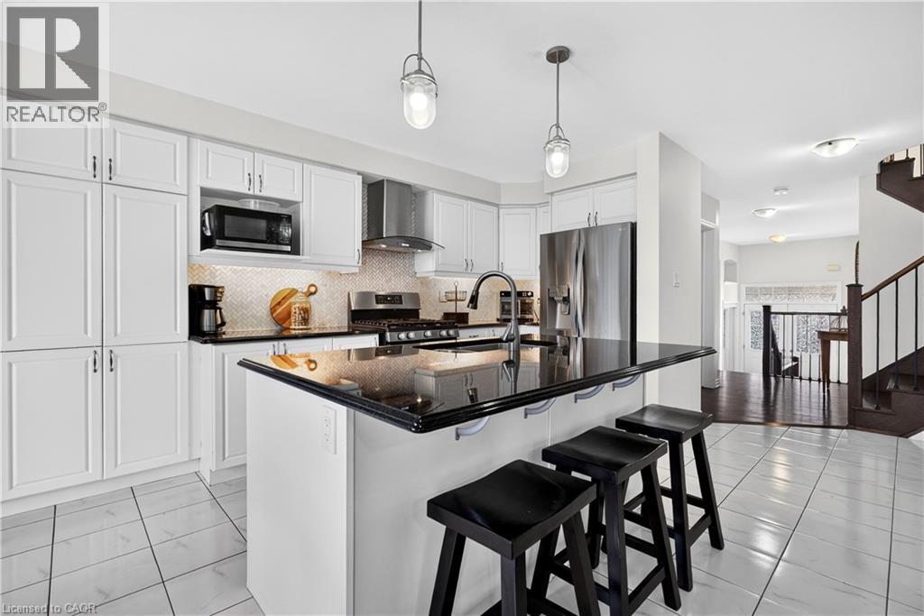 7 Pickett Place Property Photo 17