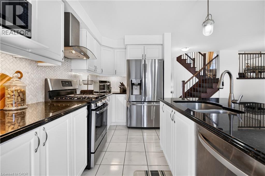 7 Pickett Place Property Photo 19