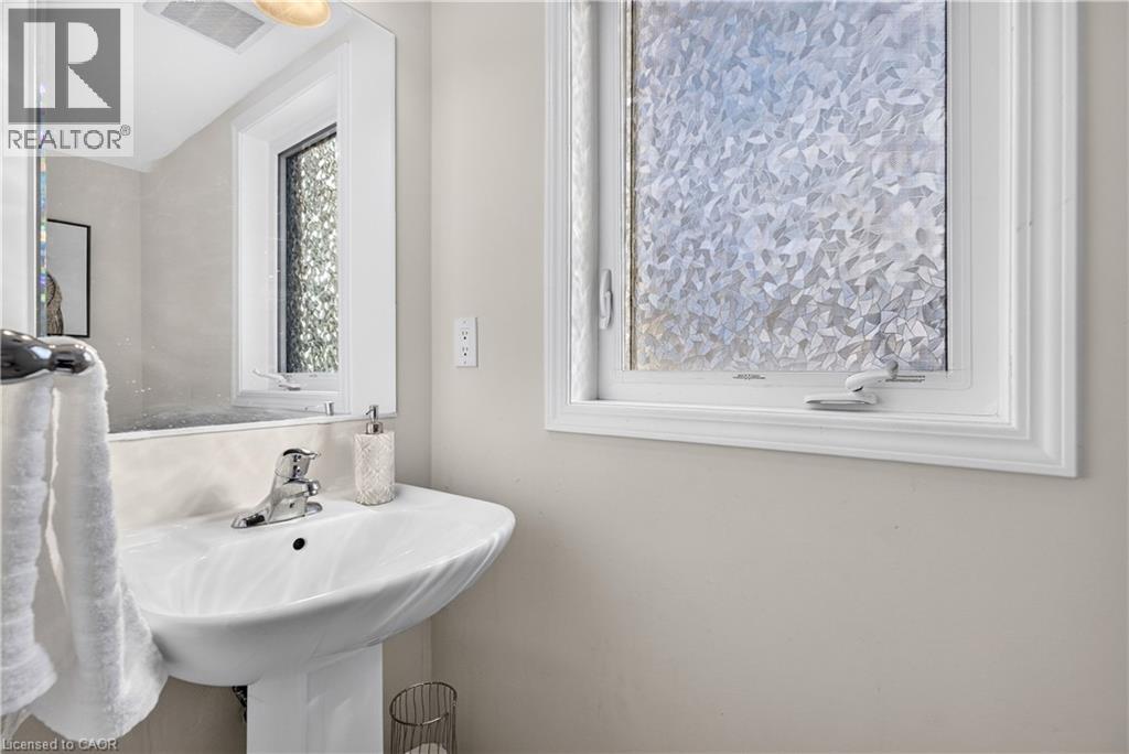 7 Pickett Place Property Photo 24