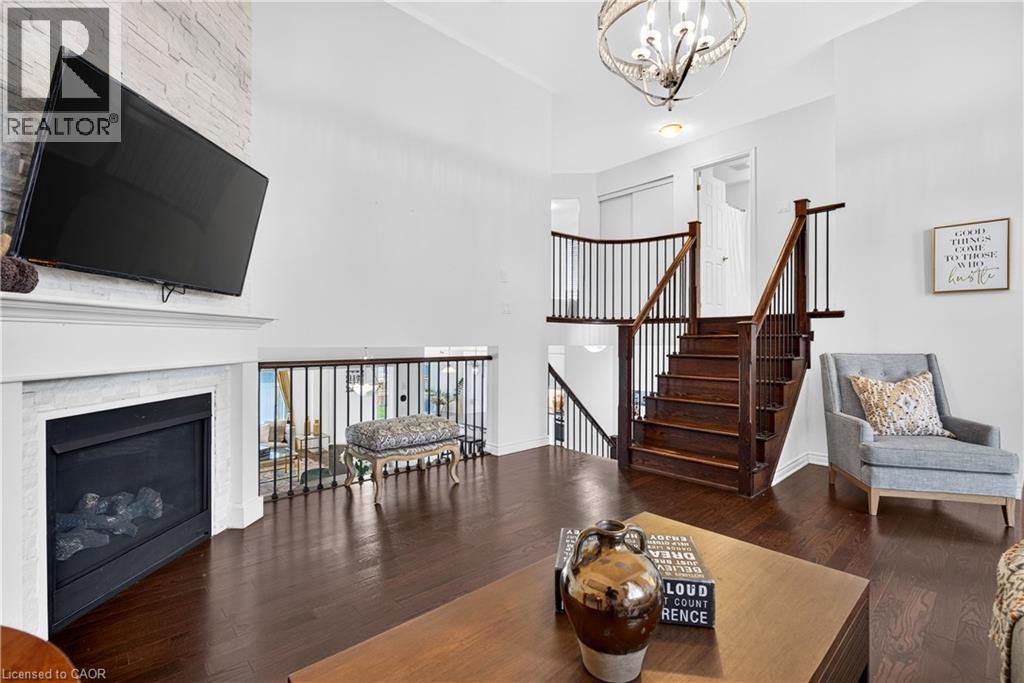 7 Pickett Place Property Photo 28