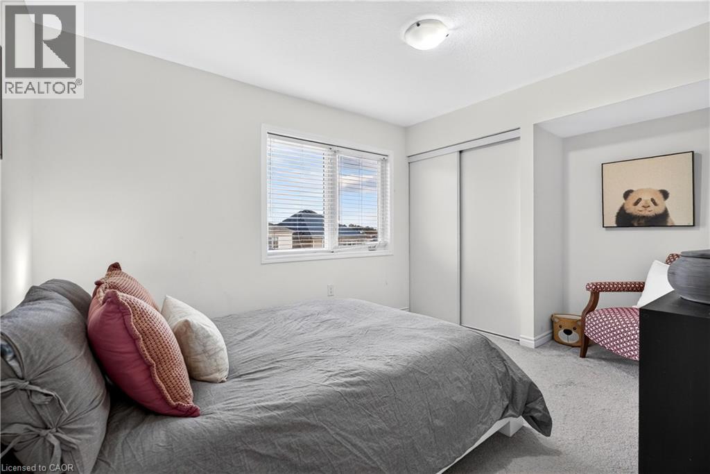 7 Pickett Place Property Photo 40