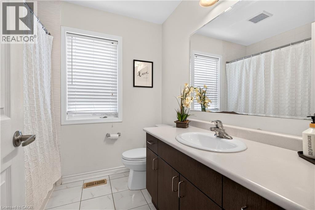 7 Pickett Place Property Photo 42