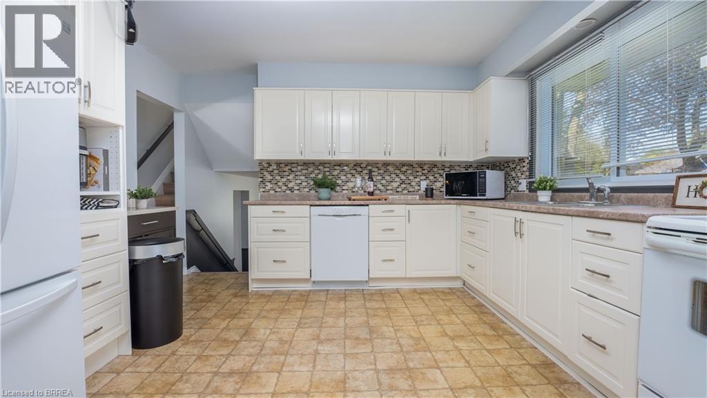10 Aaron Place Property Photo 7
