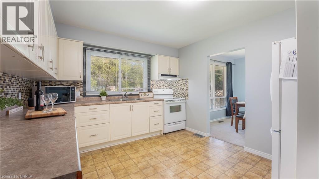10 Aaron Place Property Photo 8