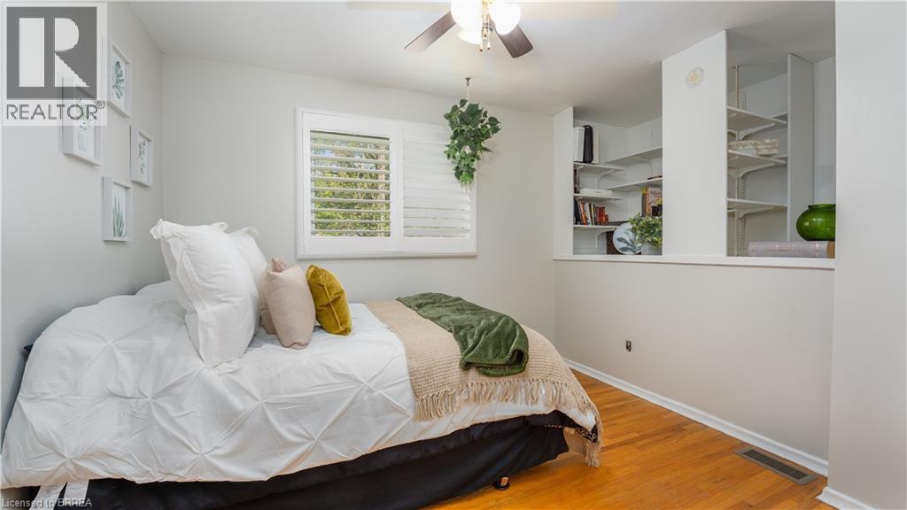 10 Aaron Place Property Photo 11