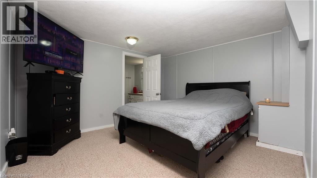 10 Aaron Place Property Photo 17
