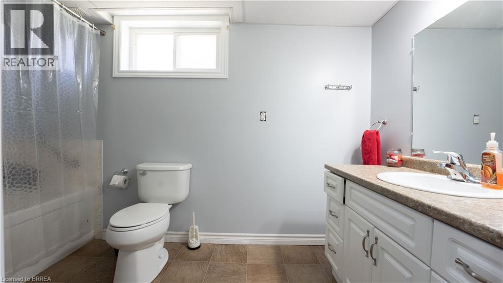 10 Aaron Place Property Photo 18