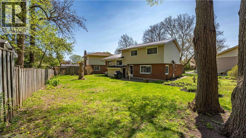 10 Aaron Place Property Photo 19