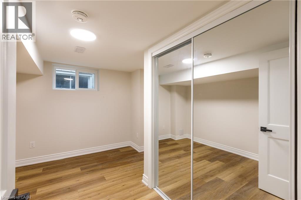 11 Algonquin Court Unit# Lower Property Photo 10
