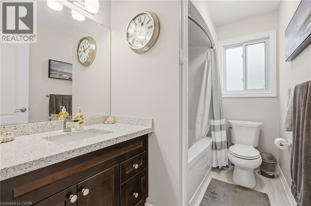 71 Laurent Avenue Property Photo 28