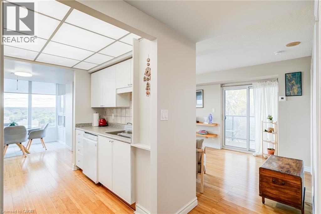 237 King Street W Unit# 909 Property Photo 8
