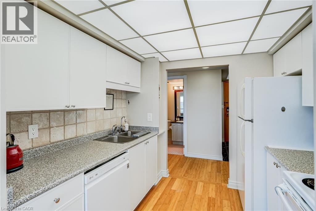 237 King Street W Unit# 909 Property Photo 13