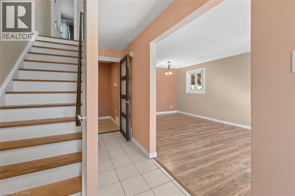 8 Forest Glen Crescent Property Photo 3