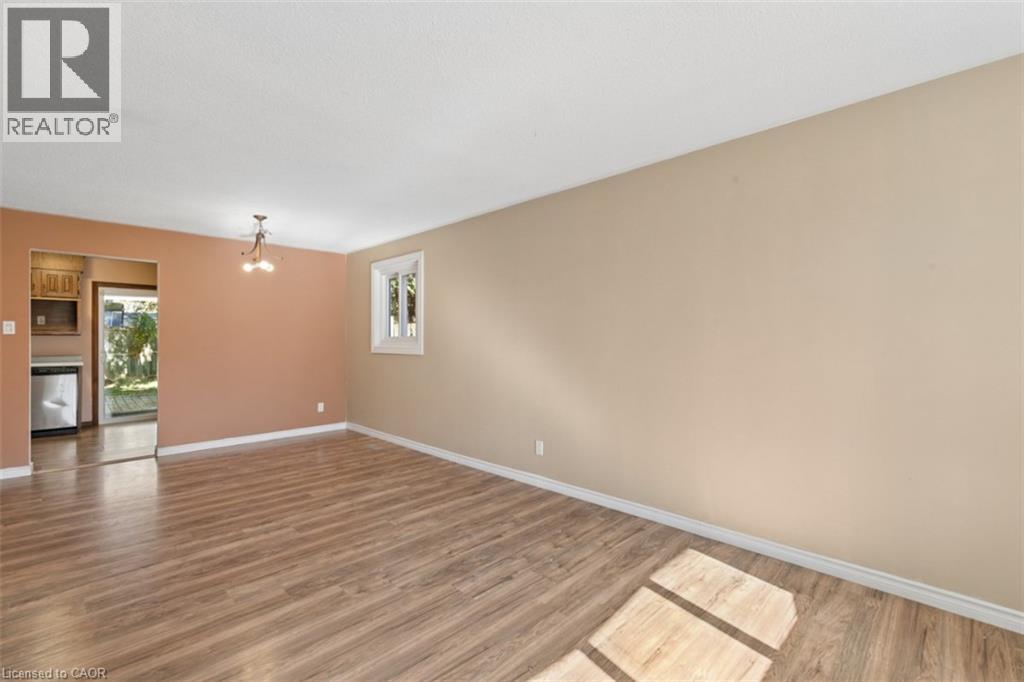 8 Forest Glen Crescent Property Photo 4