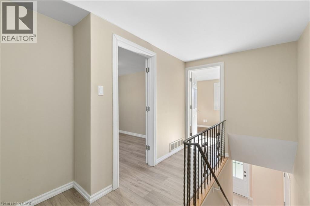 8 Forest Glen Crescent Property Photo 10