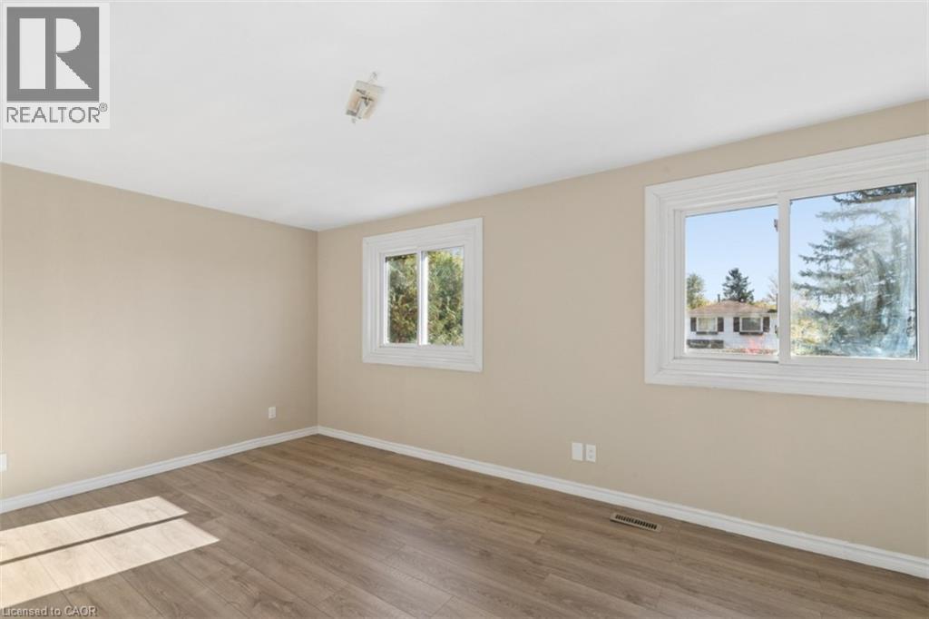 8 Forest Glen Crescent Property Photo 14