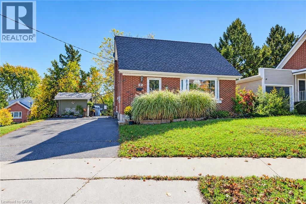 35 Pleasant Avenue Property Photo 1