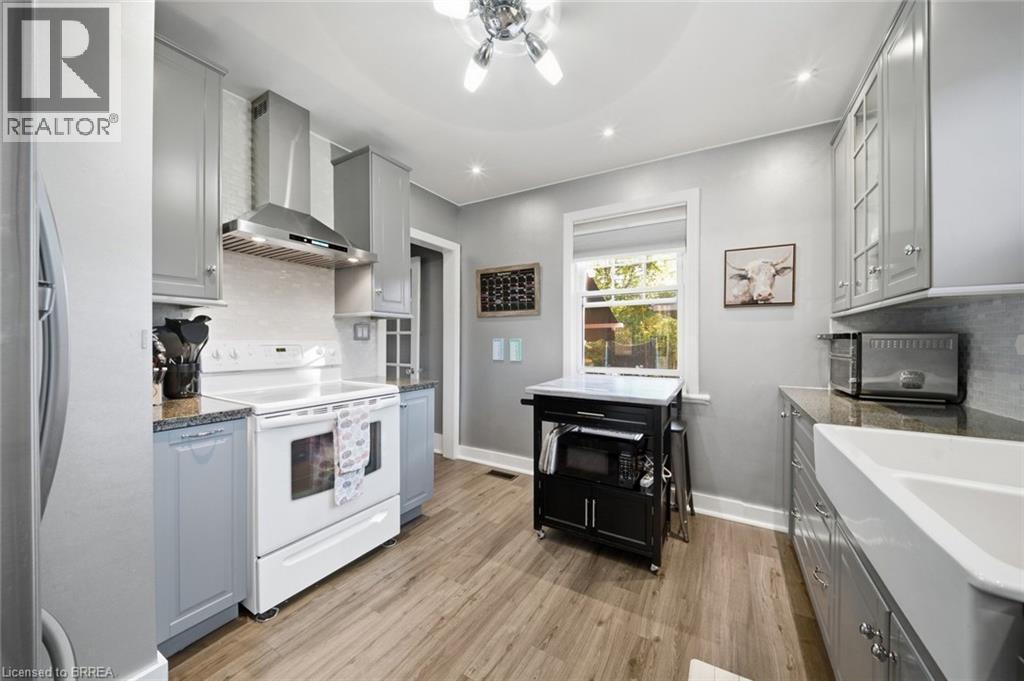 13 Forest Road Property Photo 24