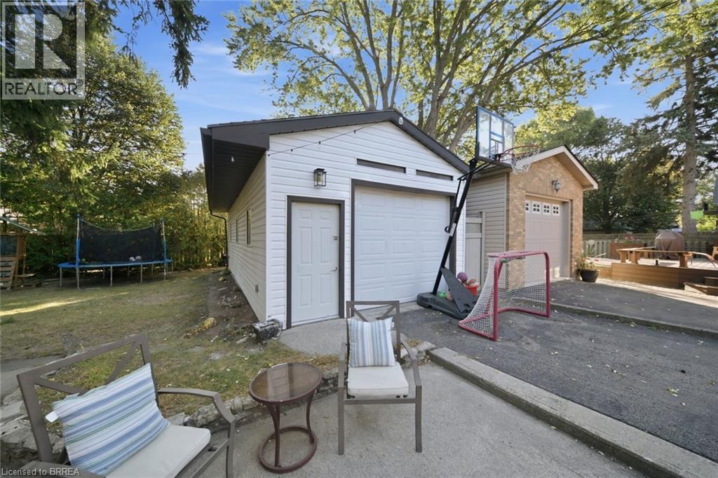 13 Forest Road Property Photo 43
