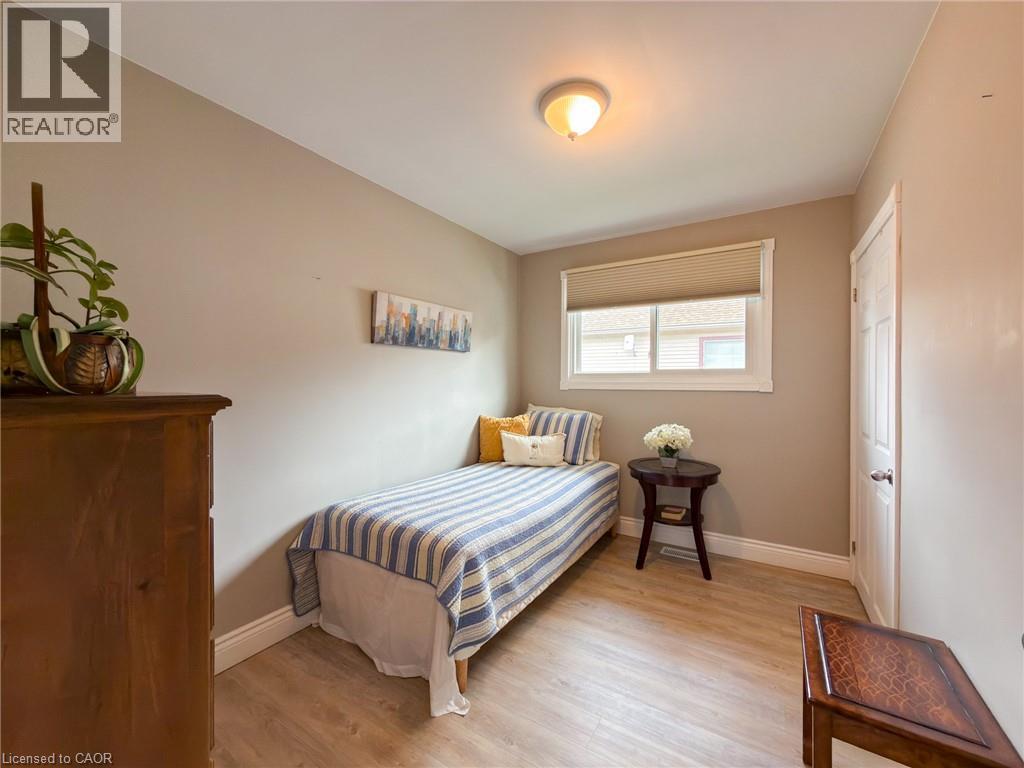 8 Rutherford Street Property Photo 23