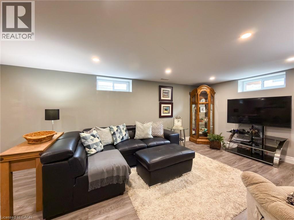 8 Rutherford Street Property Photo 29
